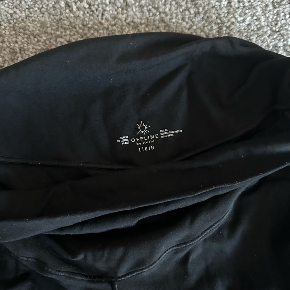 Aerie Offline black leggings.